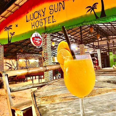 הוסטל קו רונג סנלואם Lucky Sun Saracen Bay מראה חיצוני תמונה