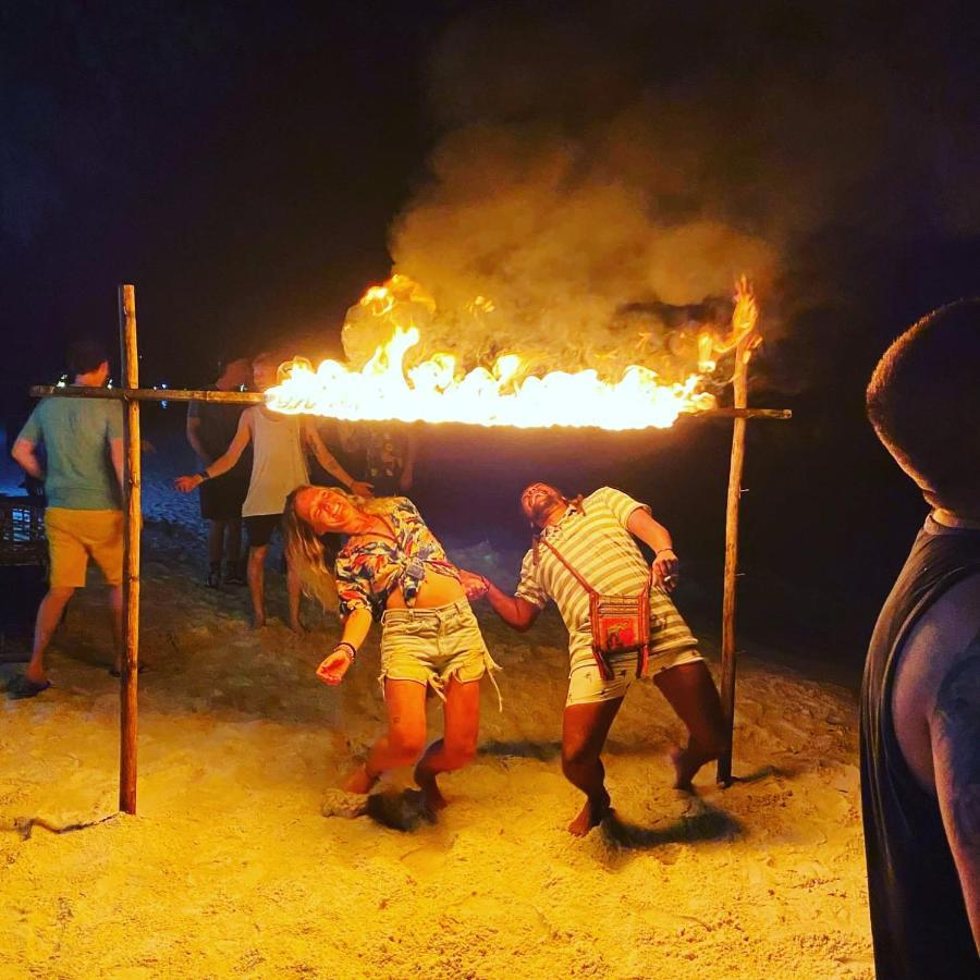 הוסטל קו רונג סנלואם Lucky Sun Saracen Bay מראה חיצוני תמונה
